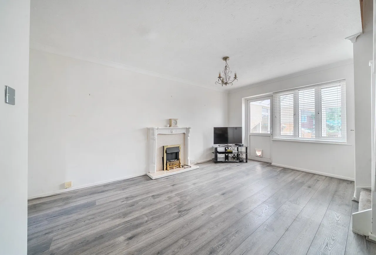 Troon Drive, Gloucestershire, Warmley, BS30 8GR, photo 3