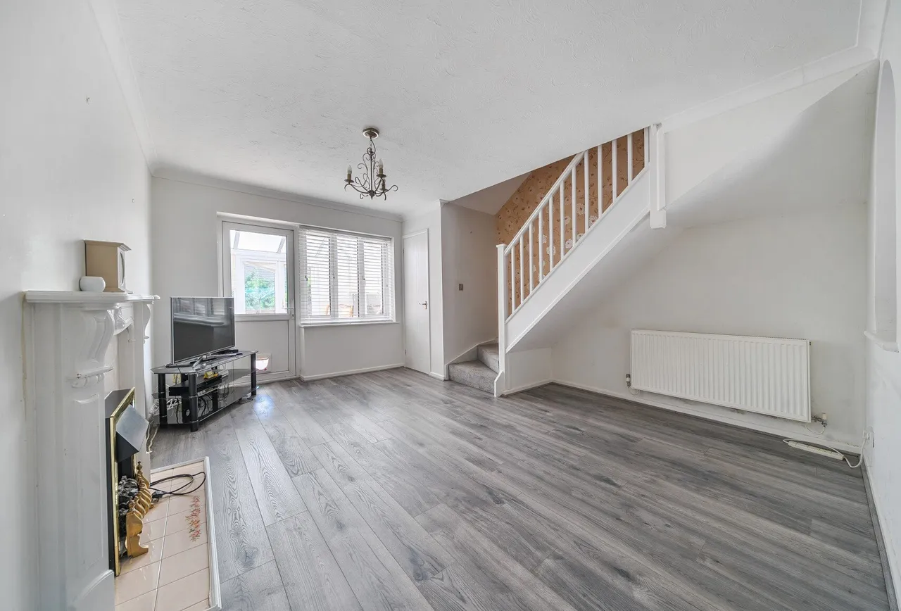 Troon Drive, Gloucestershire, Warmley, BS30 8GR, photo 2