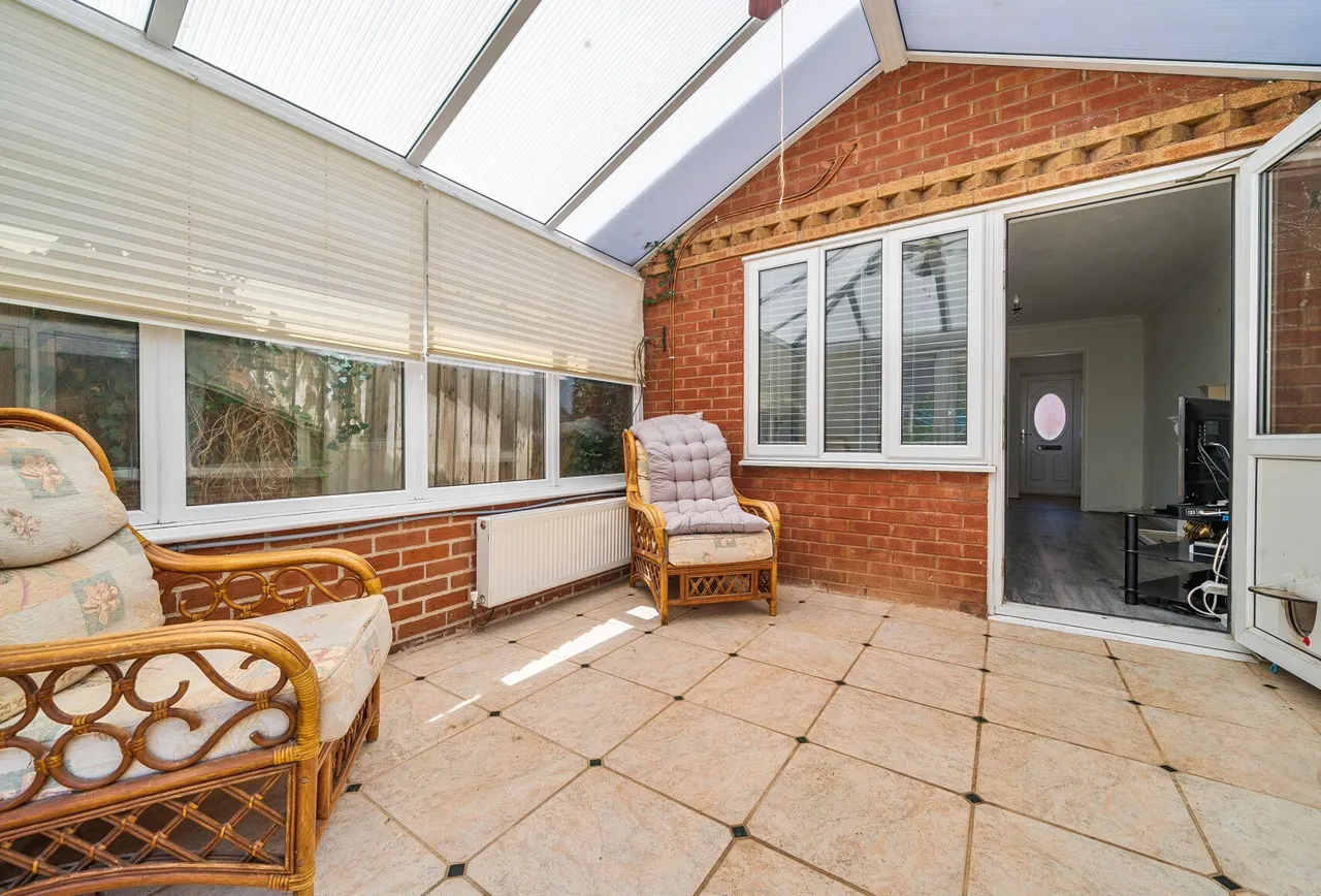 Troon Drive, Gloucestershire, Warmley, BS30 8GR, photo 8