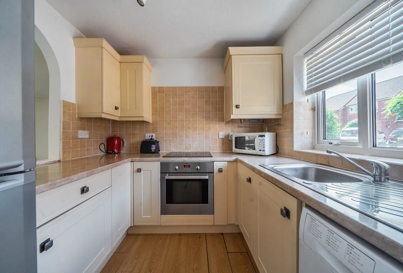 Troon Drive, Gloucestershire, Warmley, BS30 8GR, photo 5