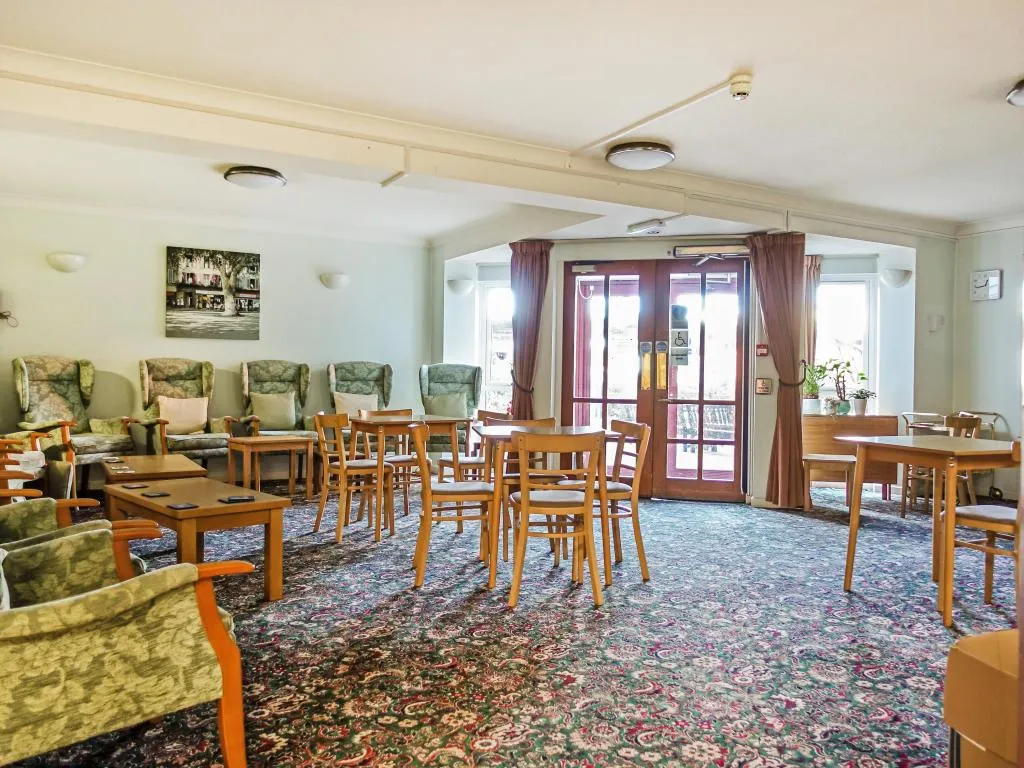 Polebarn Road, Trowbridge, BA14, photo 12