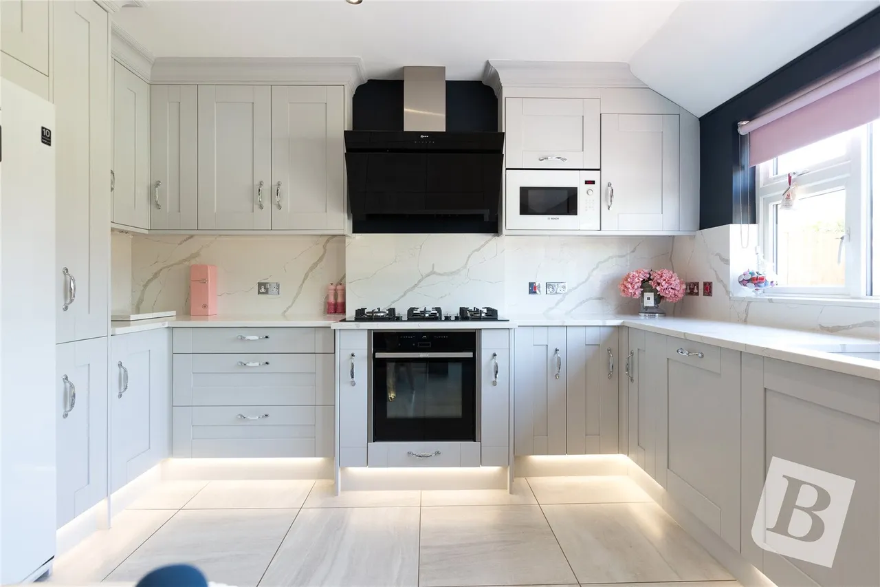 Westmoreland Avenue, Hornchurch, RM11, photo 13