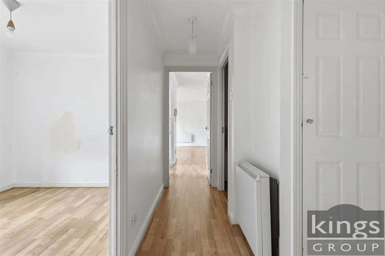 Gater Drive, Enfield, photo 7