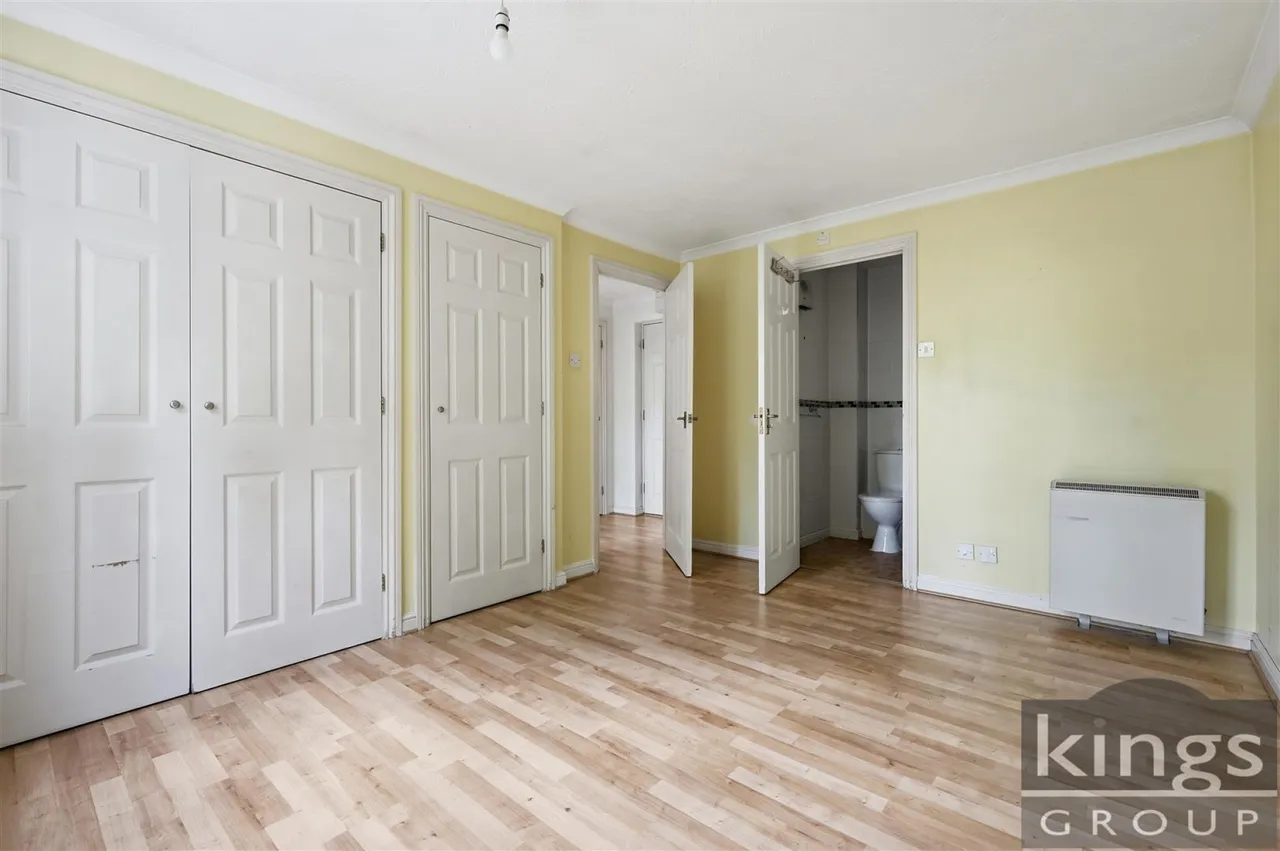 Gater Drive, Enfield, photo 8