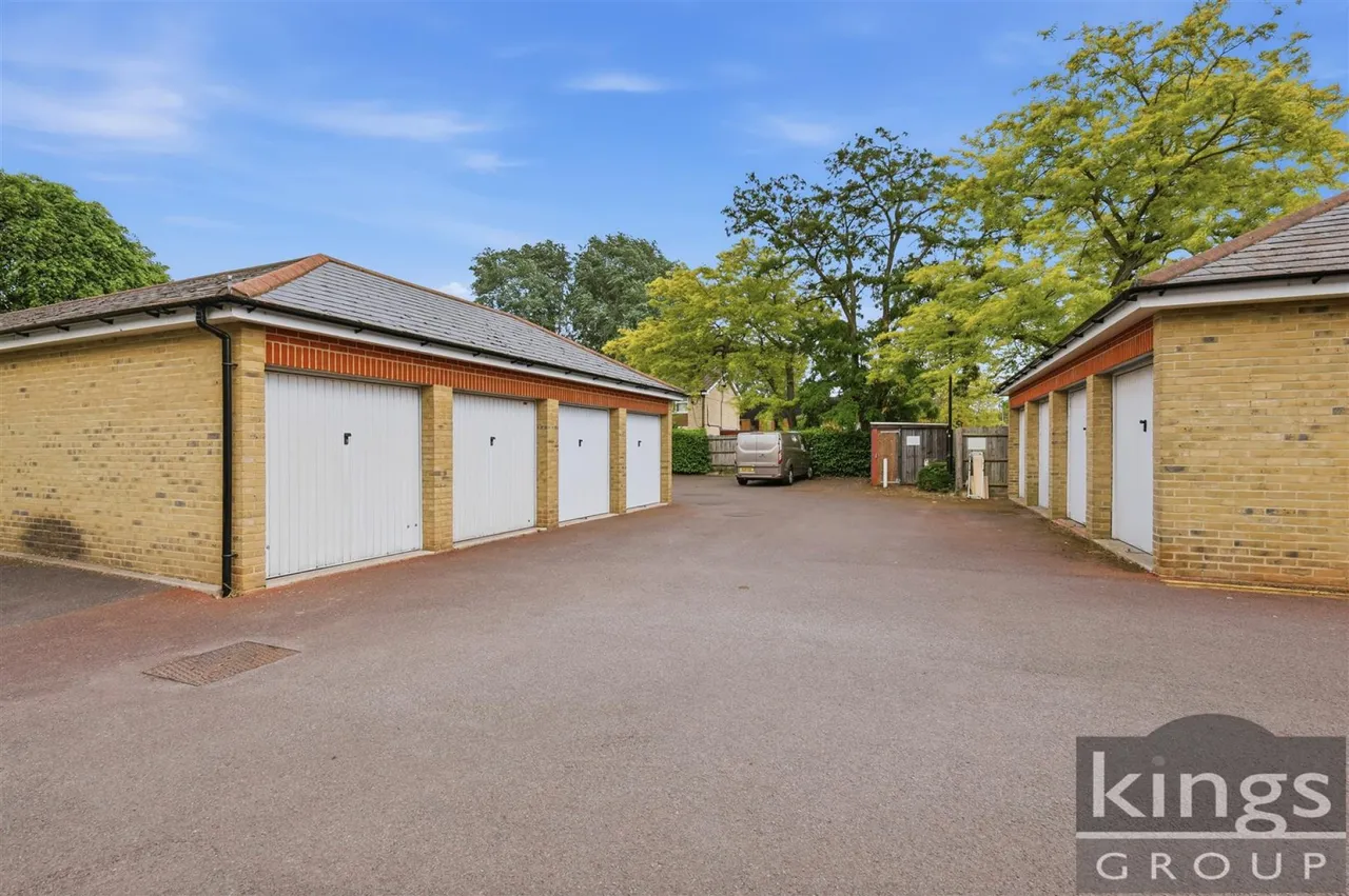Gater Drive, Enfield, photo 14