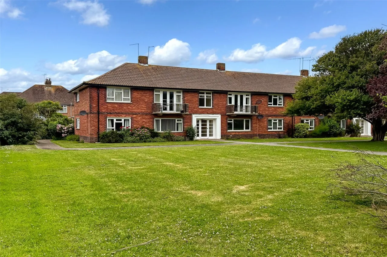 3 bed property for sale, Littlehampton, BN17