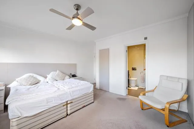Hendon Lane, London, N3, photo 10