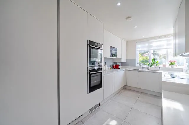 Hendon Lane, London, N3, photo 5