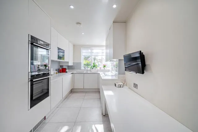 Hendon Lane, London, N3, photo 4