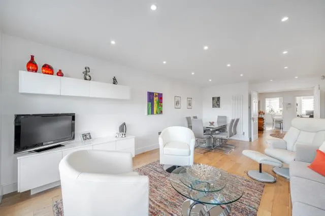 Hendon Lane, London, N3, photo 7