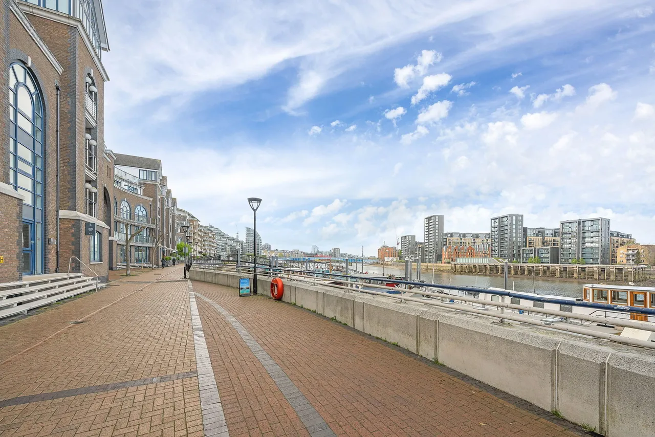 Cinnamon Row, Plantation Wharf, Battersea, SW11, photo 5