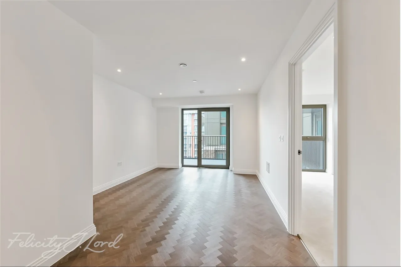 Western Gateway, London, E16, photo 11