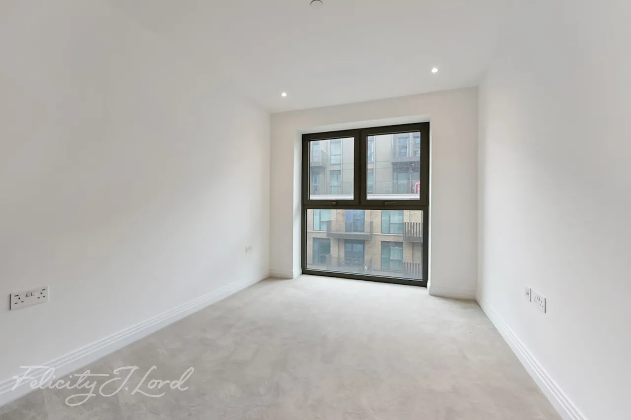 Western Gateway, London, E16, photo 18