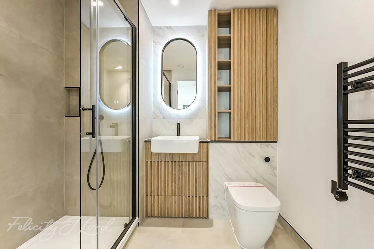 Western Gateway, London, E16, photo 5