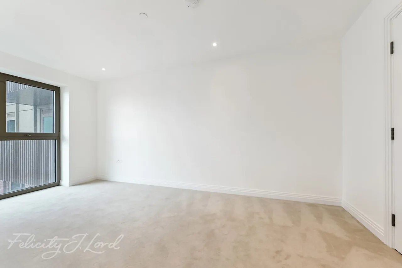 Western Gateway, London, E16, photo 8