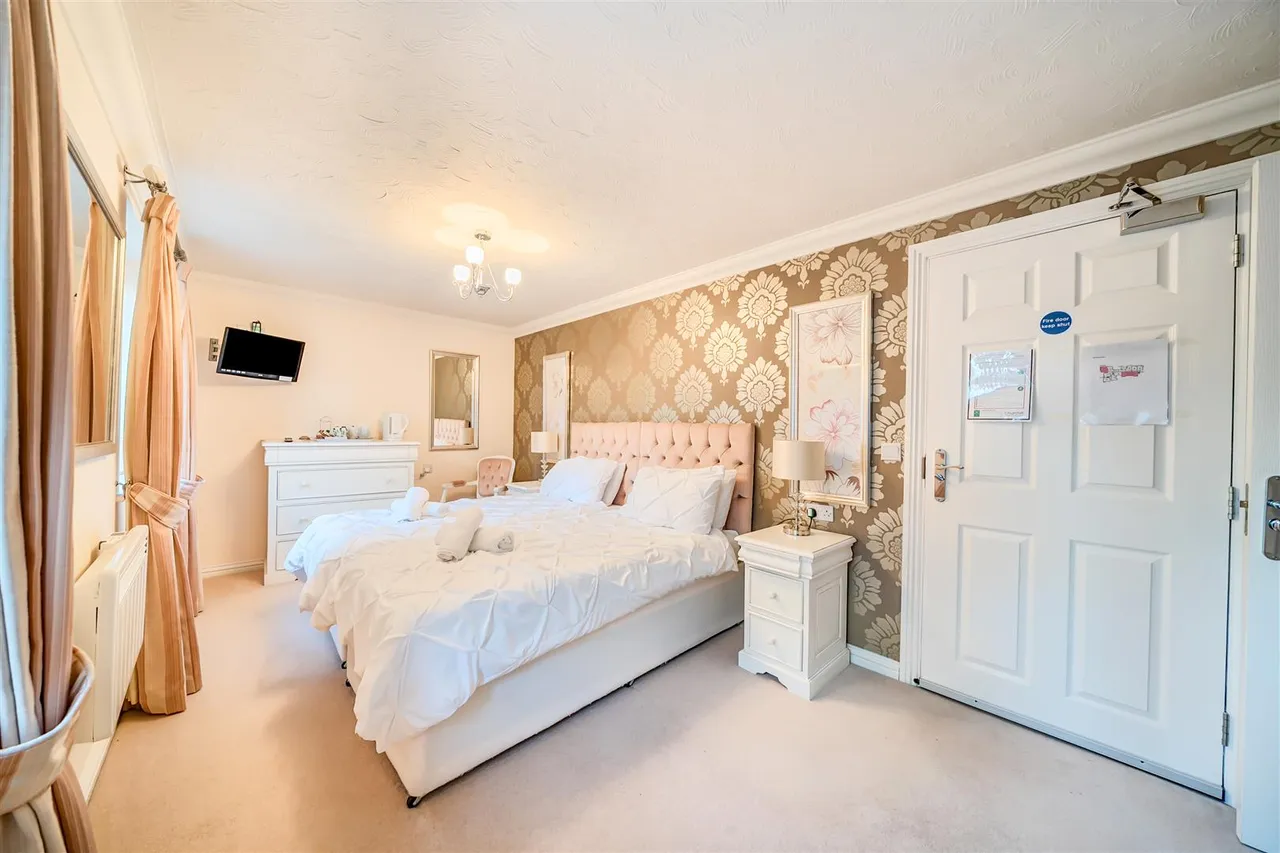High Street, Rickmansworth, WD3, photo 15