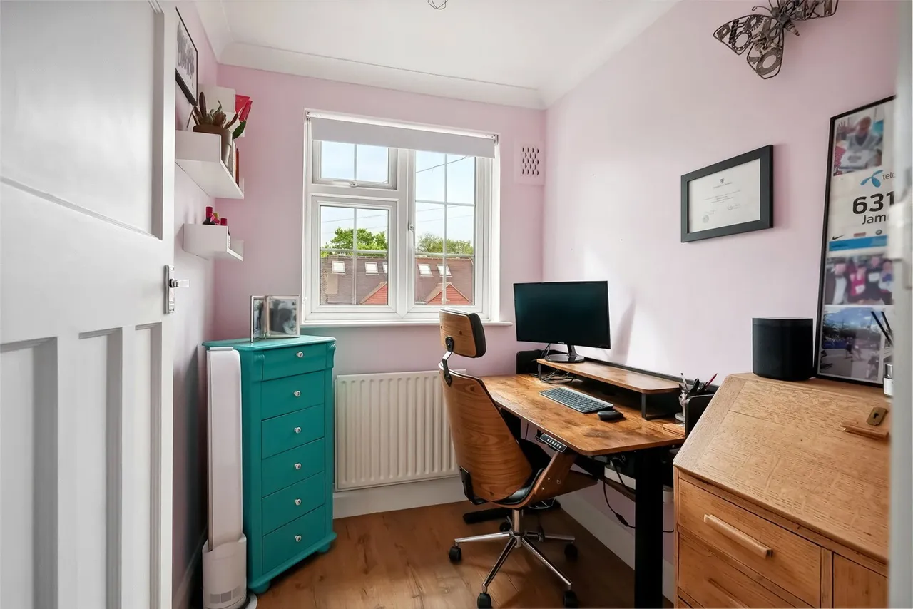 Lincoln Avenue, Twickenham, TW2 6NW, photo 9