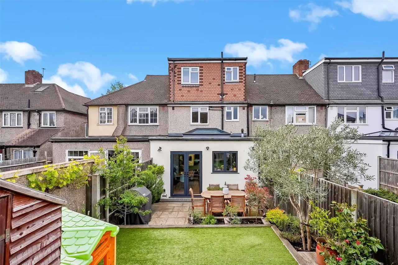 Lincoln Avenue, Twickenham, TW2 6NW, photo 13