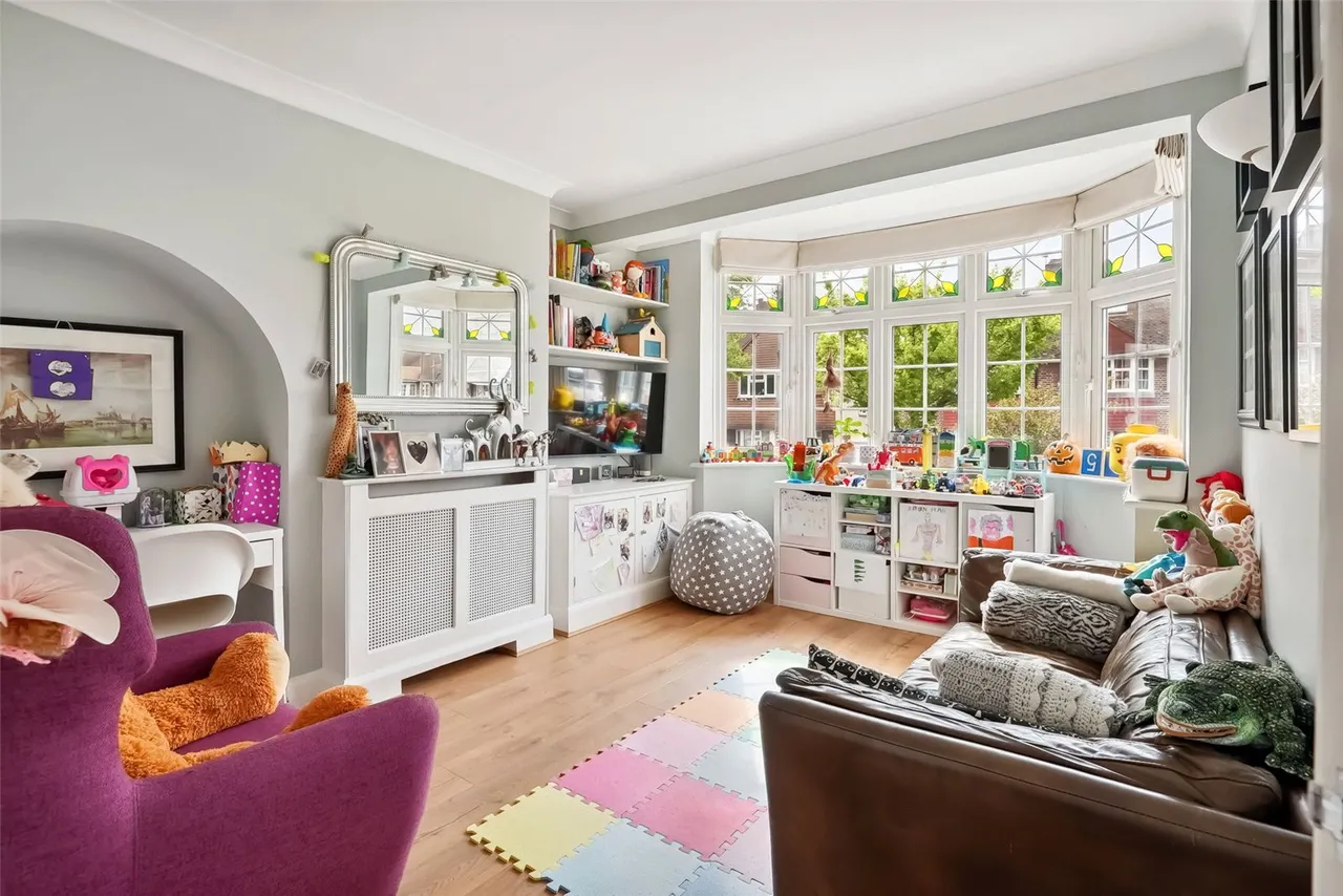 Lincoln Avenue, Twickenham, TW2 6NW, photo 3