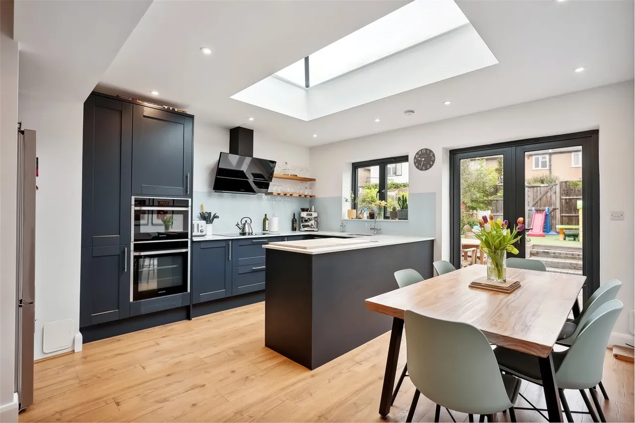 Lincoln Avenue, Twickenham, TW2 6NW, photo 5