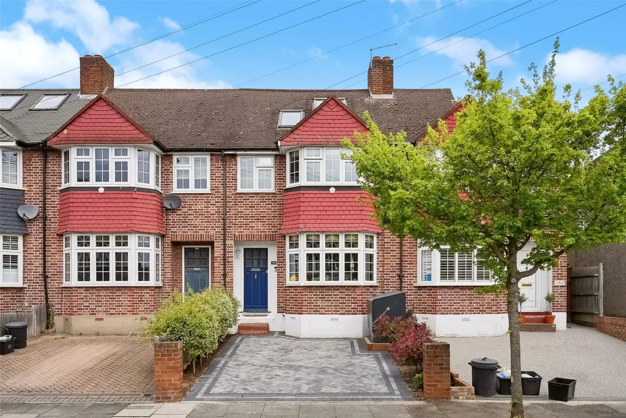 5 bed house for sale — Lincoln Avenue, Twickenham, TW2 6NW