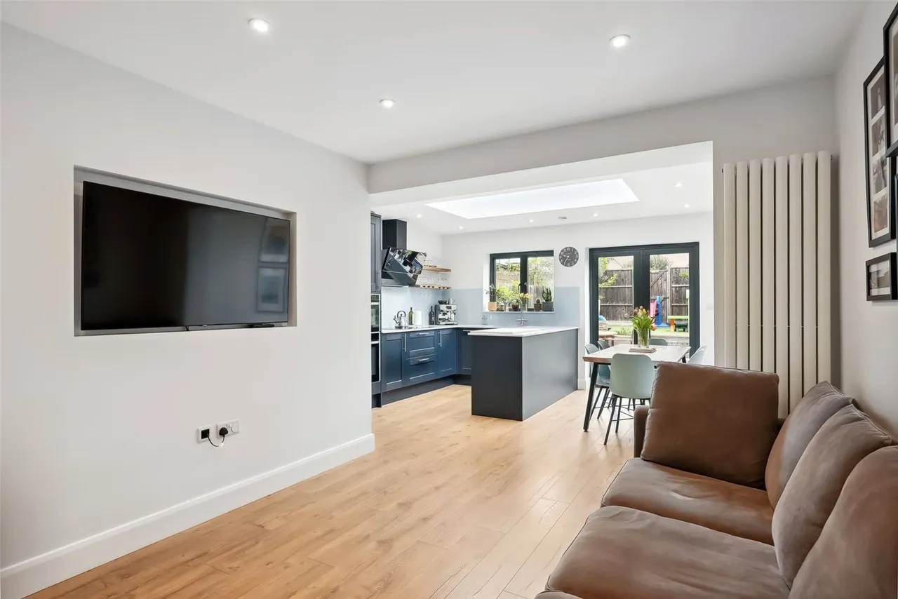 Lincoln Avenue, Twickenham, TW2 6NW, photo 4