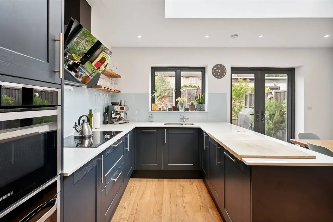 Lincoln Avenue, Twickenham, TW2 6NW, photo 6