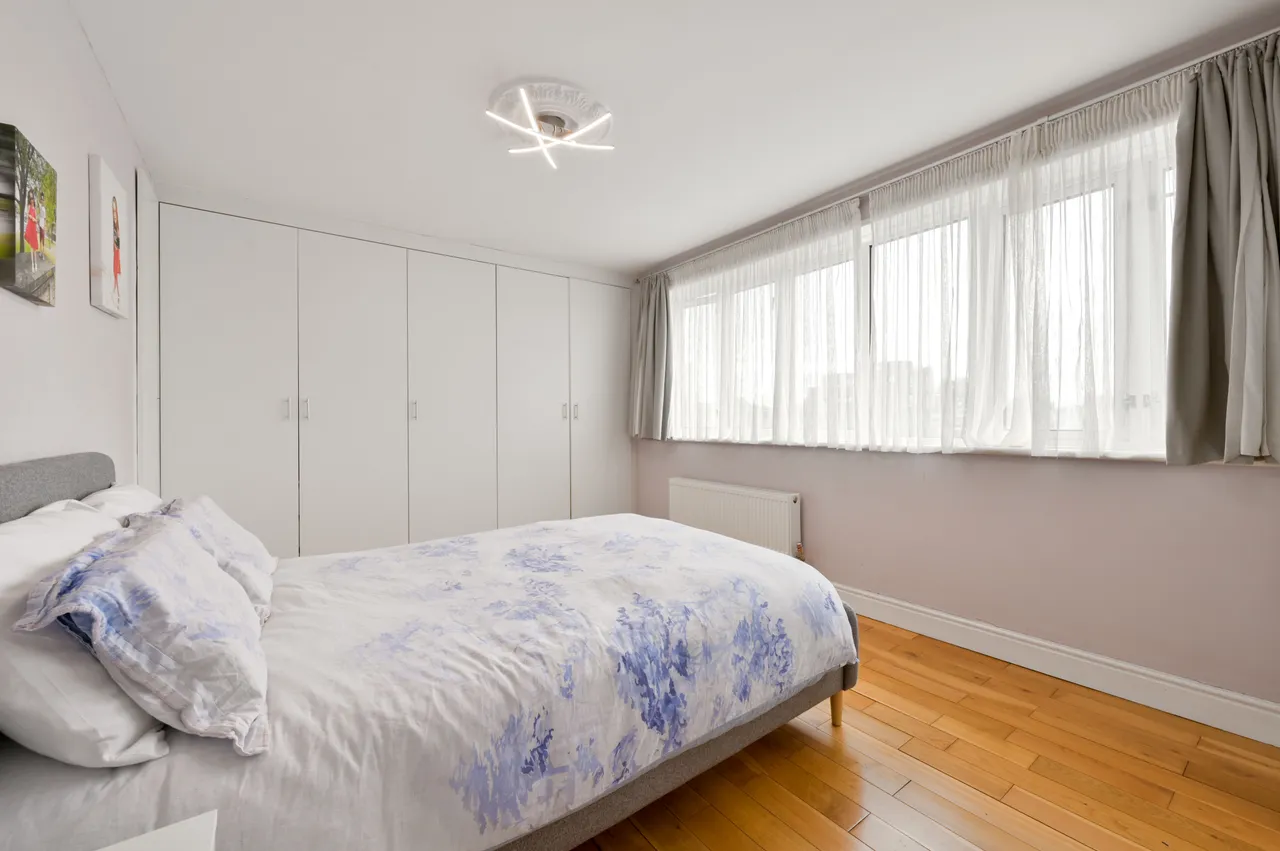 13 Burden Close, Brentford, photo 7