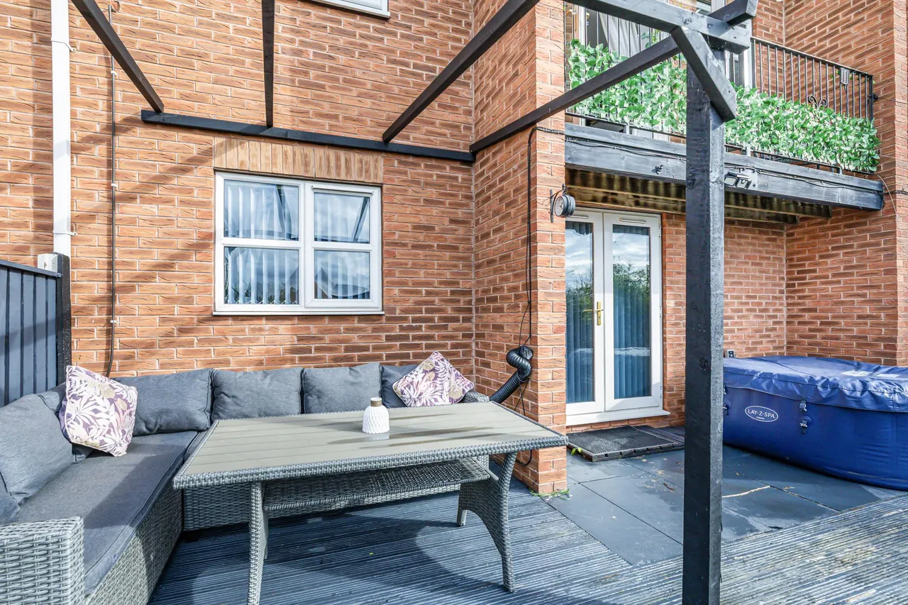 The Willows, Darfield, S73, photo 36