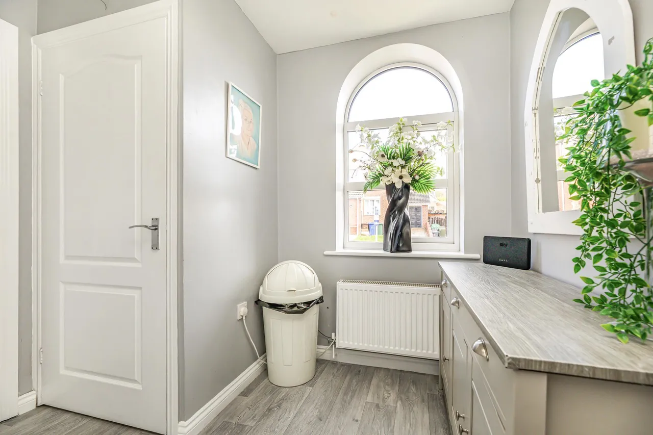 The Willows, Darfield, S73, photo 29