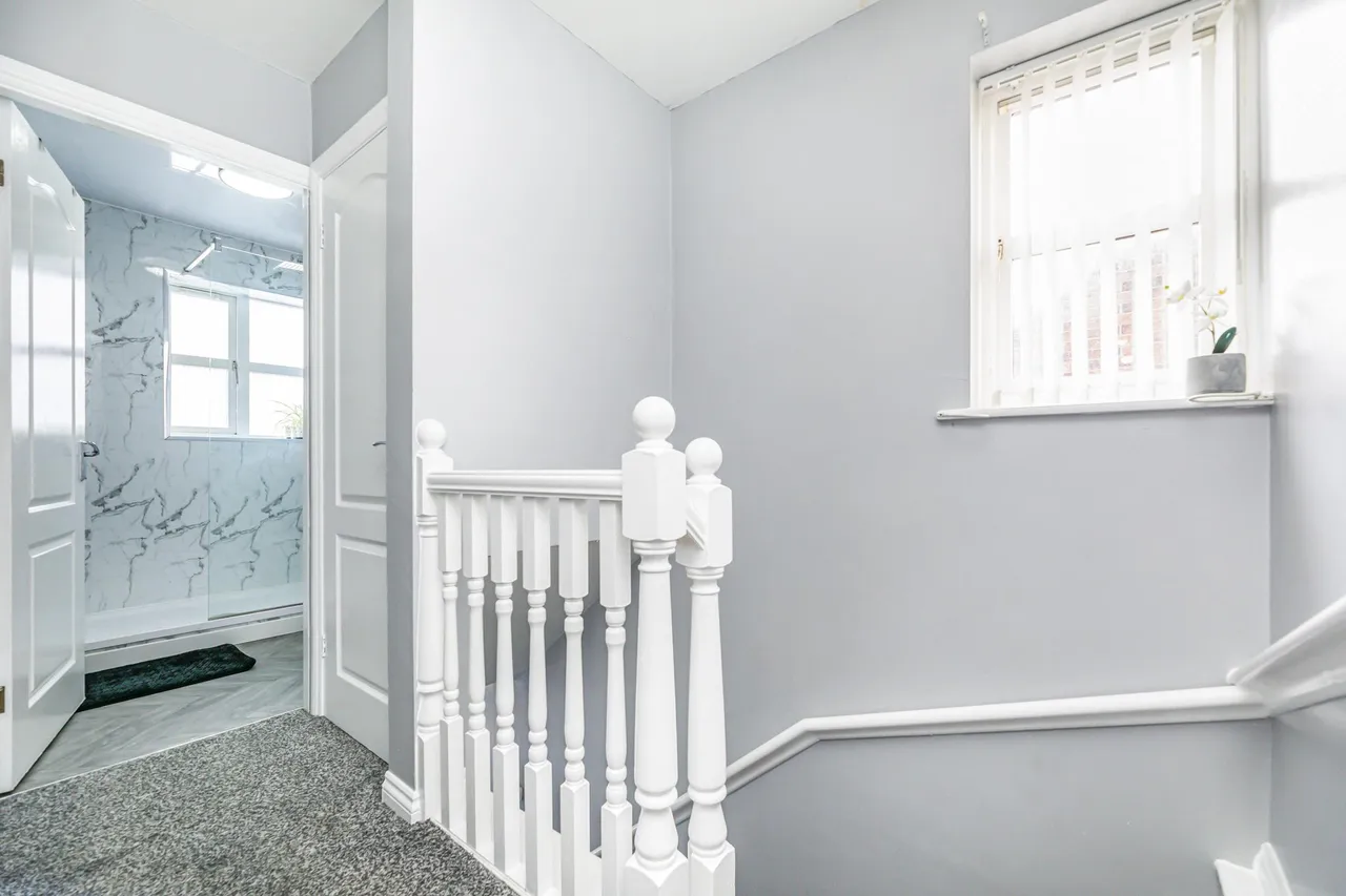 The Willows, Darfield, S73, photo 18