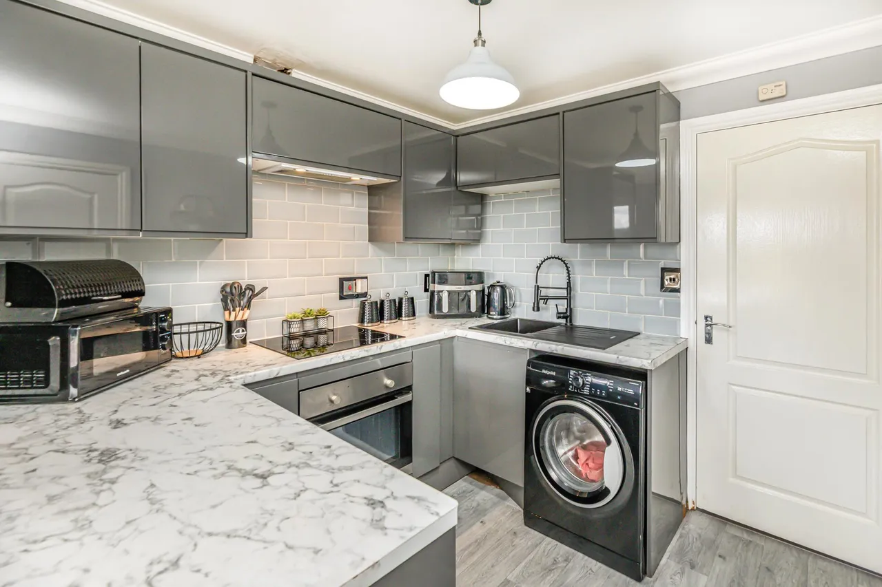 The Willows, Darfield, S73, photo 11