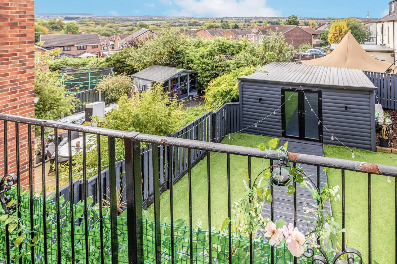 The Willows, Darfield, S73, photo 16