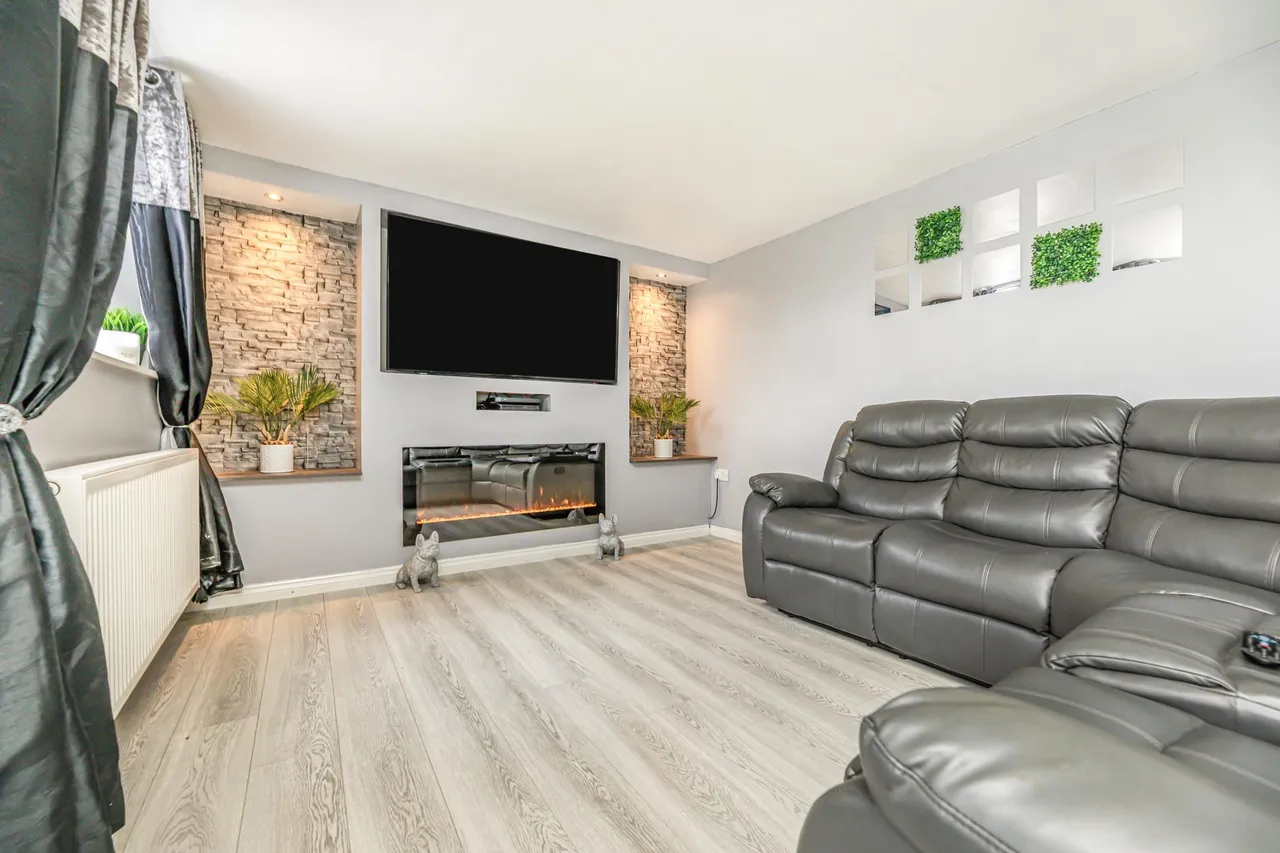 The Willows, Darfield, S73, photo 2