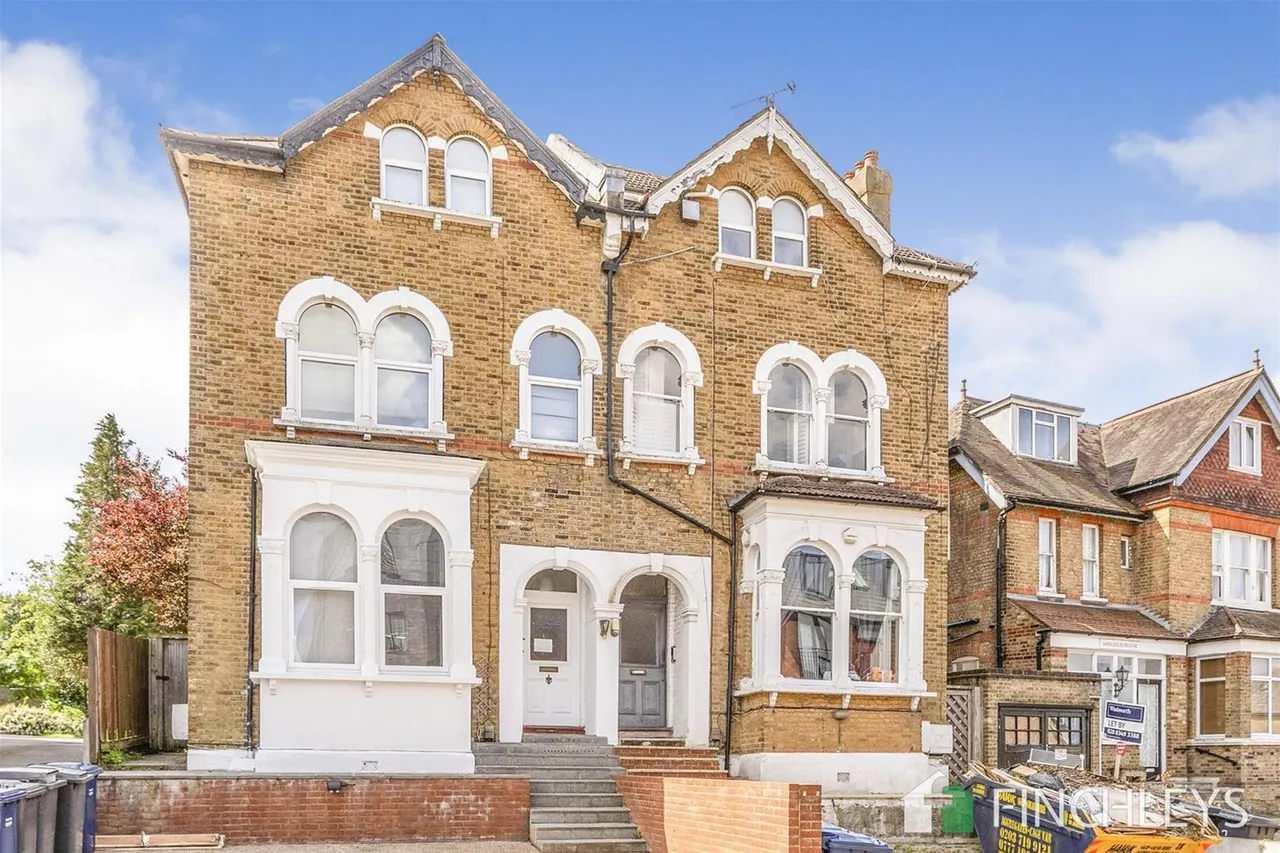 Crescent Road, London, N3, photo 9