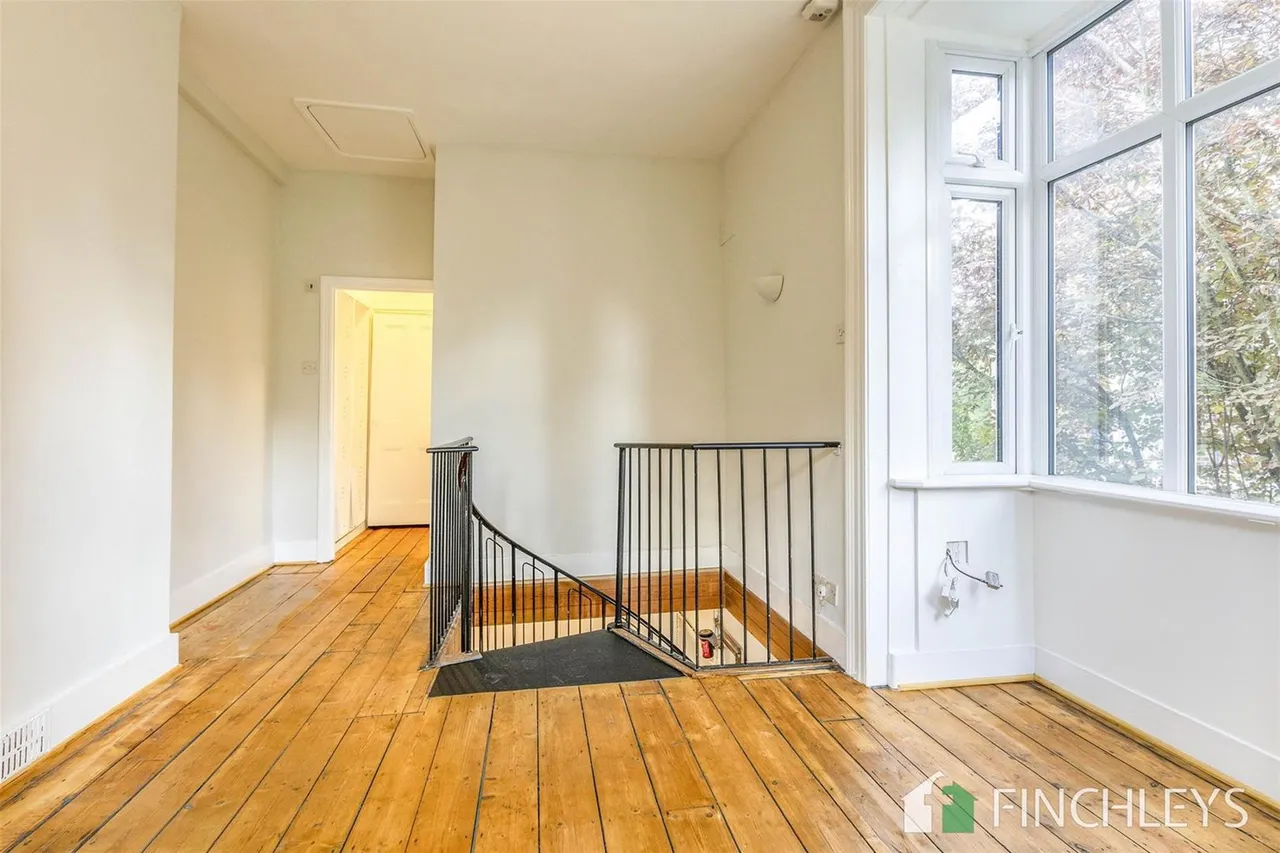 Crescent Road, London, N3, photo 8