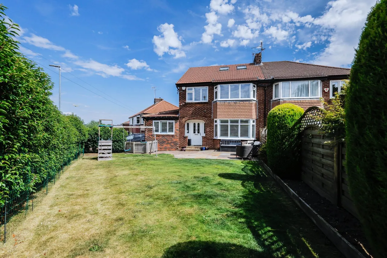 Foxholes Lane, Calverley, LS28, photo 21