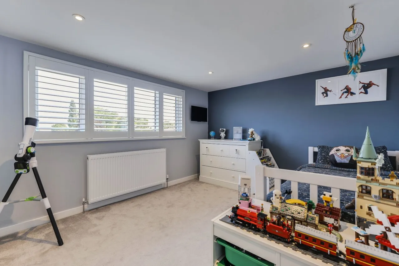 Foxholes Lane, Calverley, LS28, photo 17