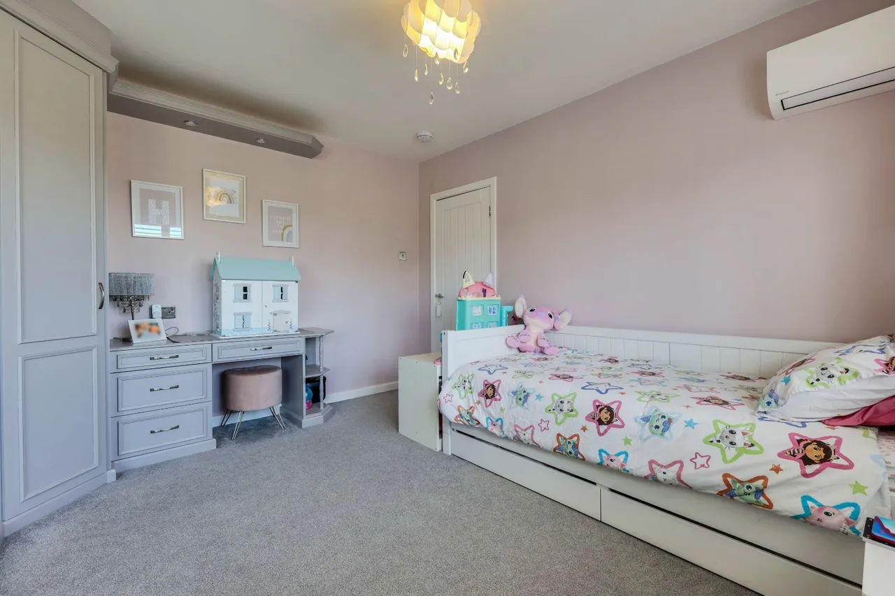 Foxholes Lane, Calverley, LS28, photo 14