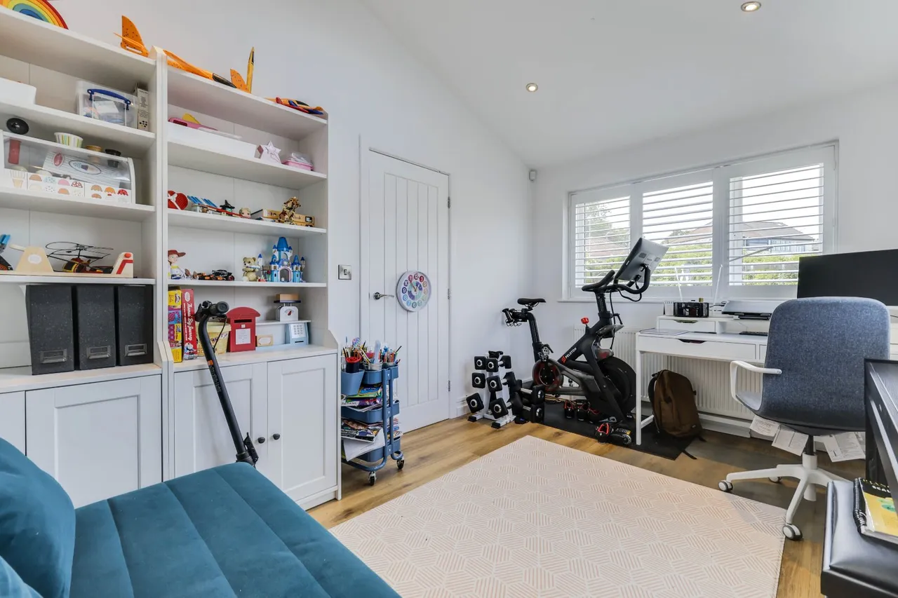 Foxholes Lane, Calverley, LS28, photo 8