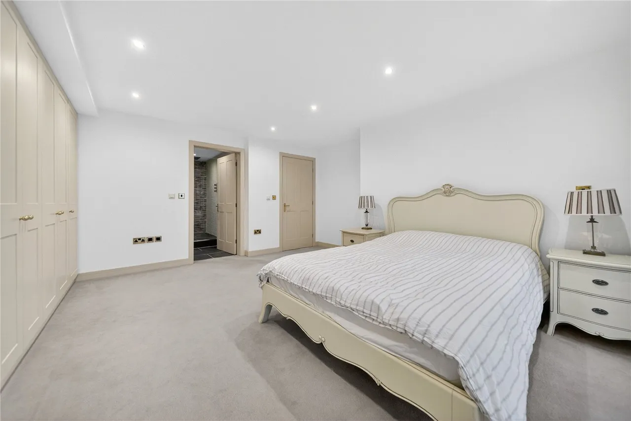 Harrogate Road, photo 15