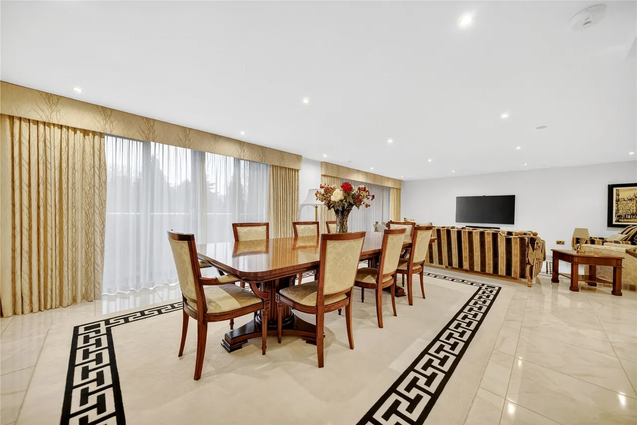 Harrogate Road, photo 9