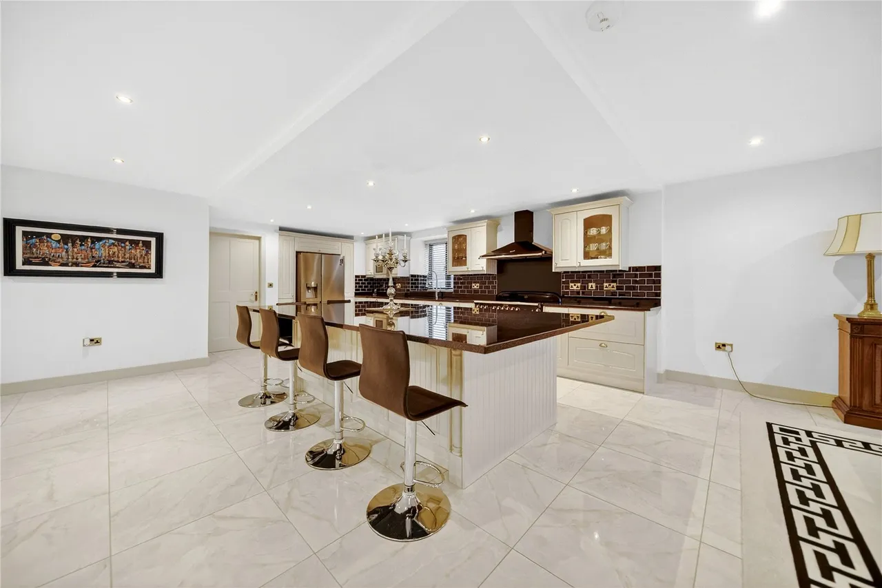 Harrogate Road, photo 5
