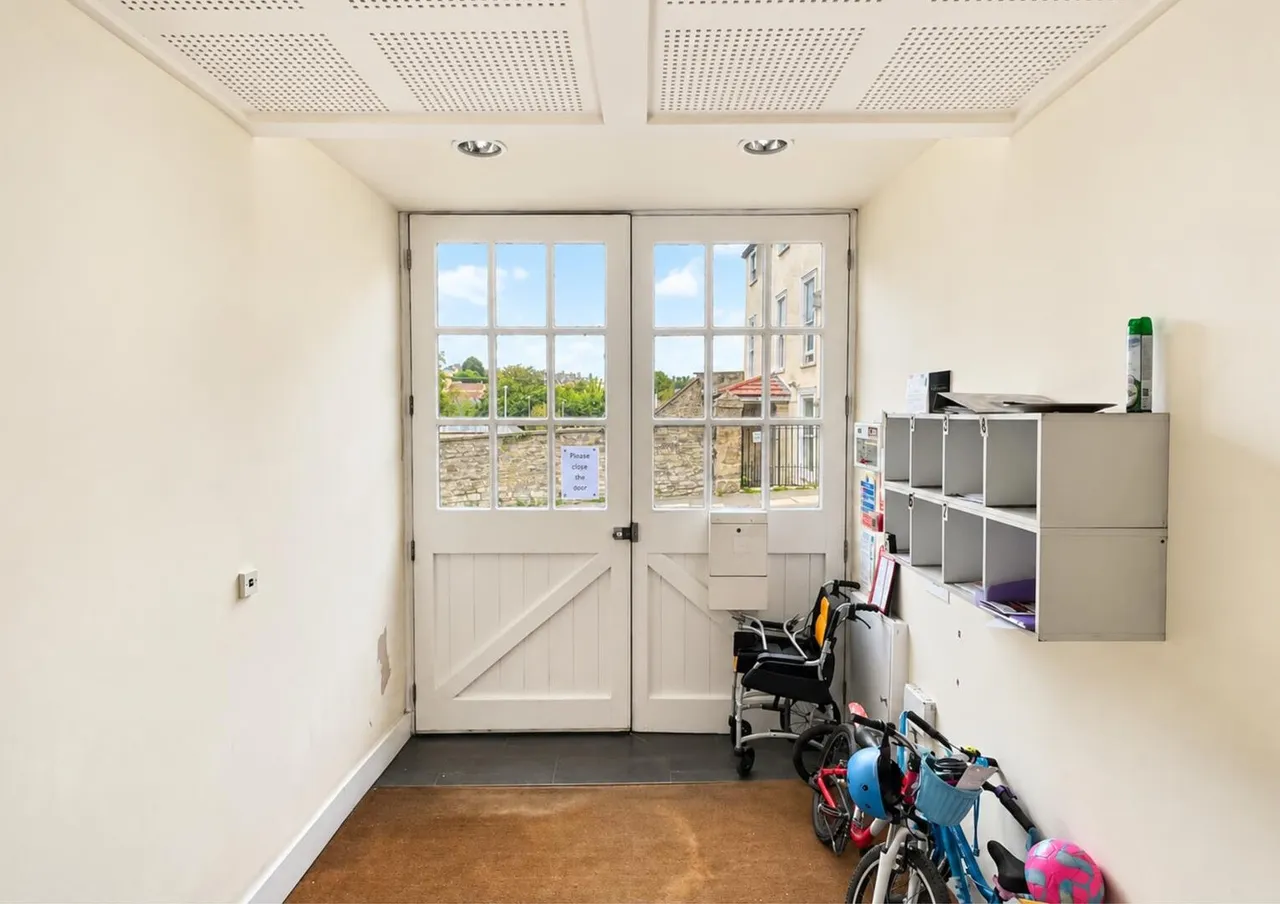 North Parade, Frome, BA11, photo 21