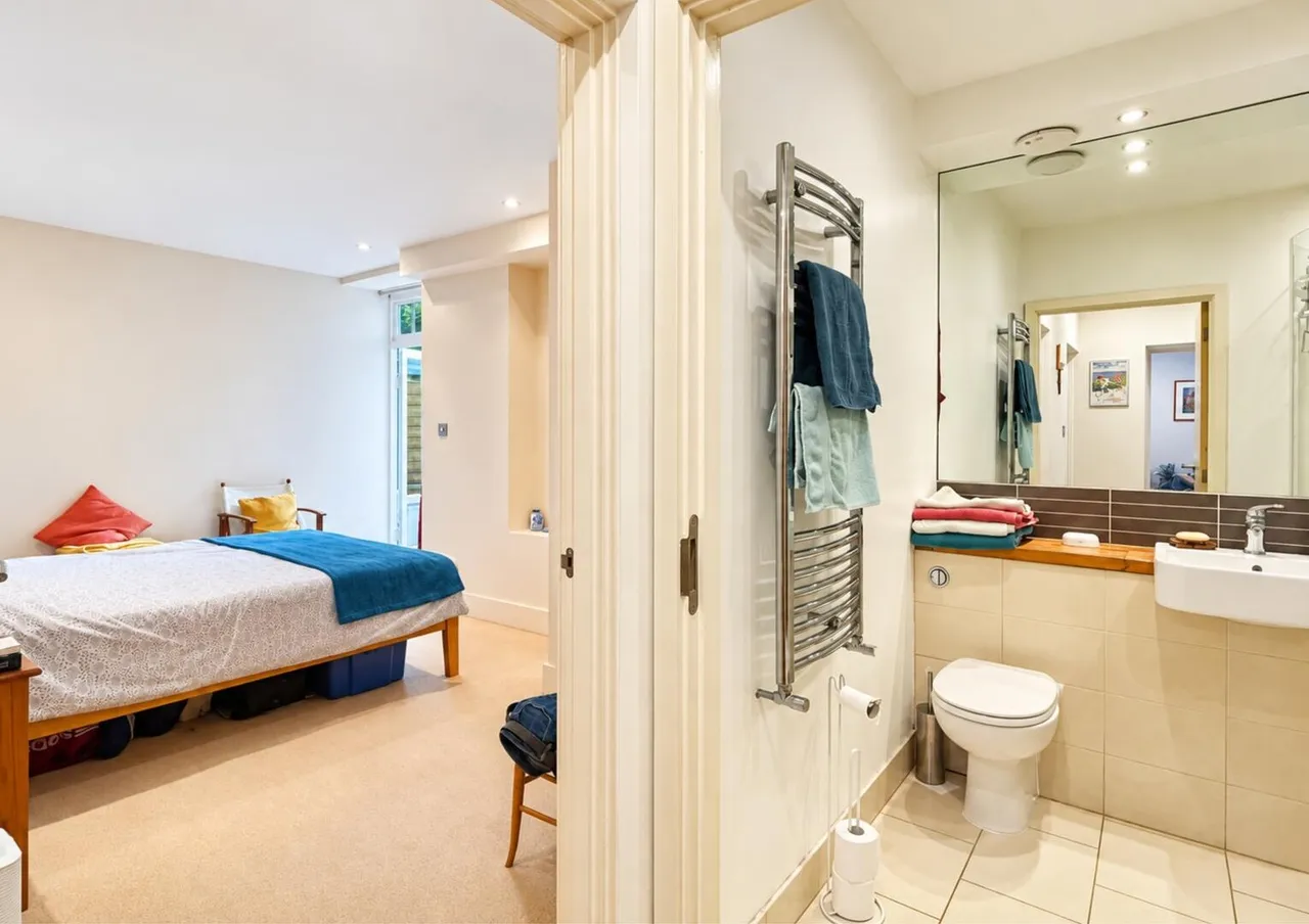 North Parade, Frome, BA11, photo 13