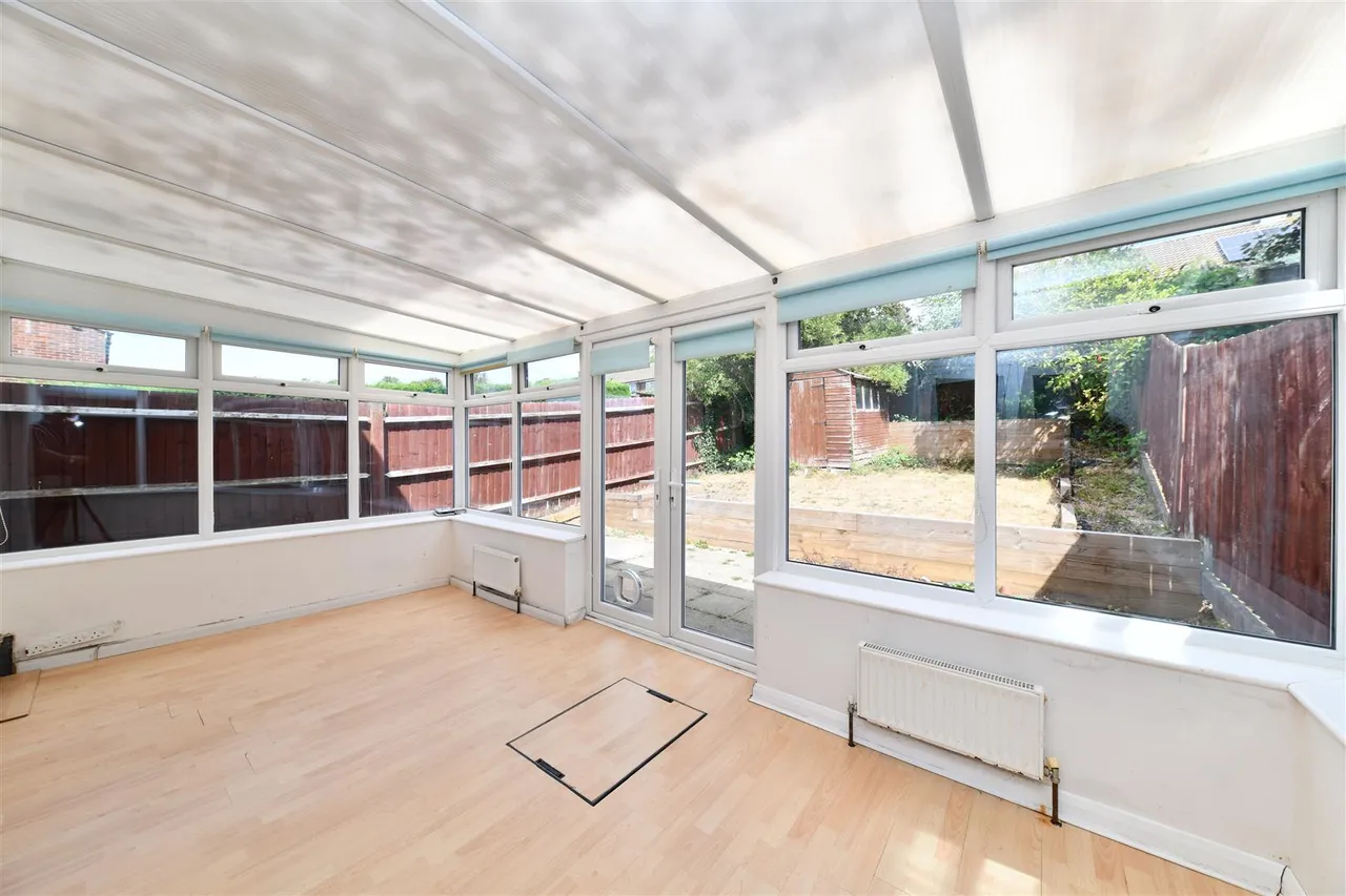 Chertsey Rise, Stevenage, Herts, SG2 9JG, photo 5