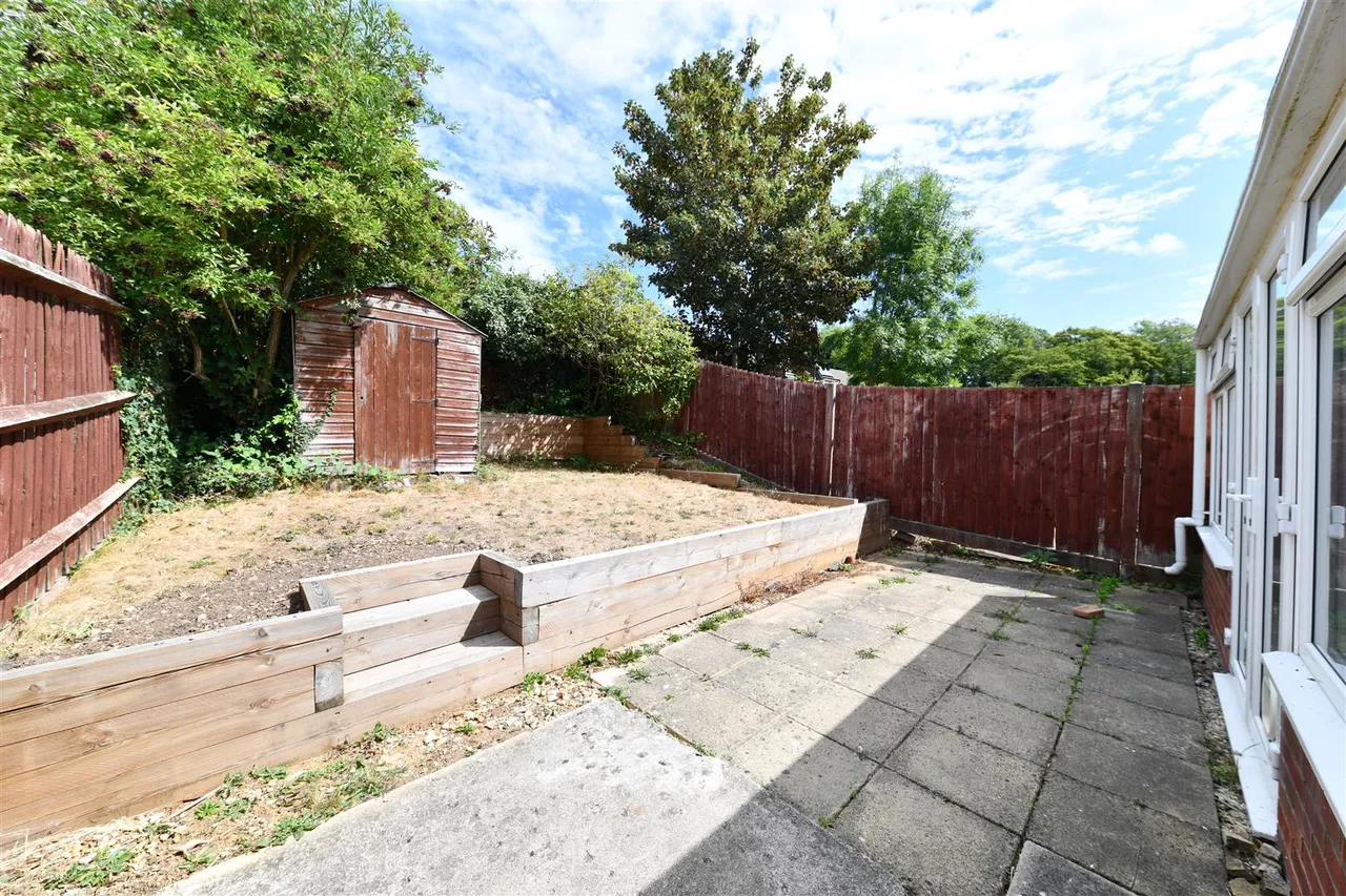 Chertsey Rise, Stevenage, Herts, SG2 9JG, photo 9