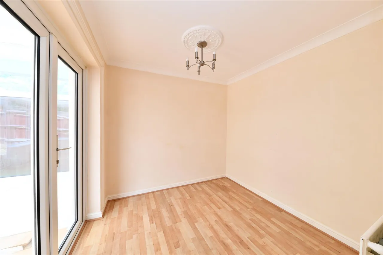 Chertsey Rise, Stevenage, Herts, SG2 9JG, photo 4