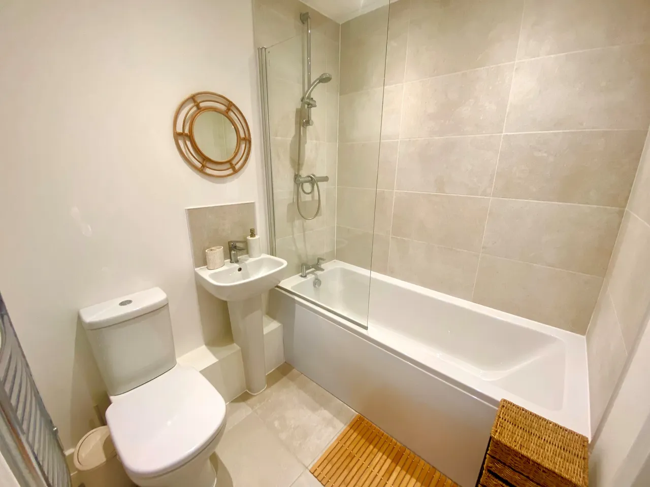Copper Beech Court, LEEDS, photo 4