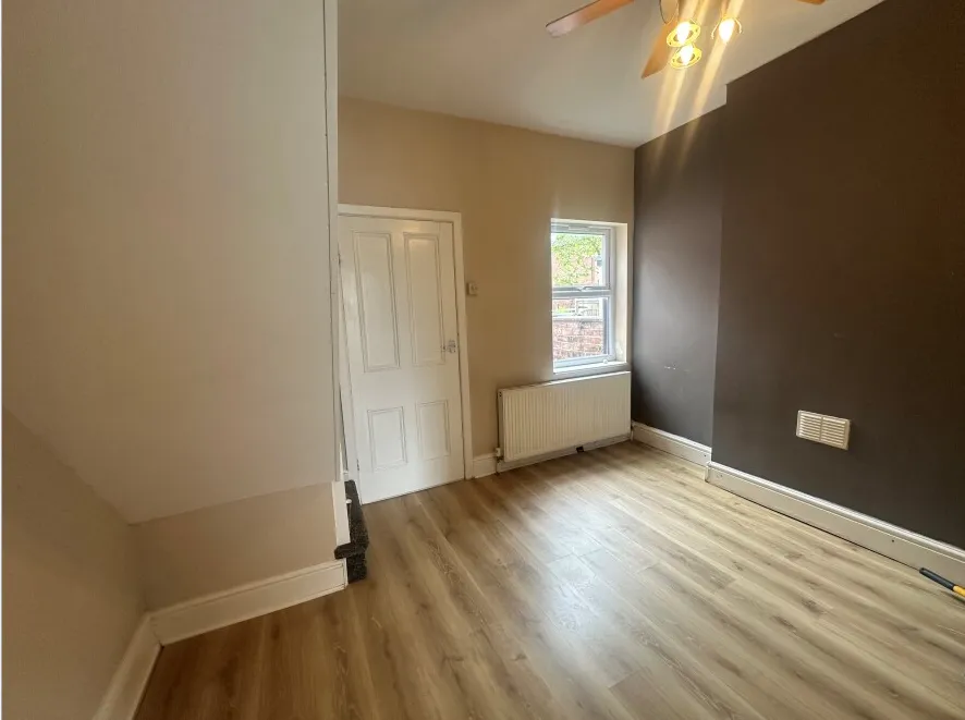 Harley Road, Sale, M33, photo 6